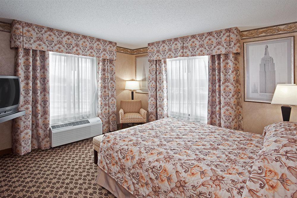 Holiday Inn Express & Suites - Sharon-Hermitage By Ihg West Middlesex Стая снимка