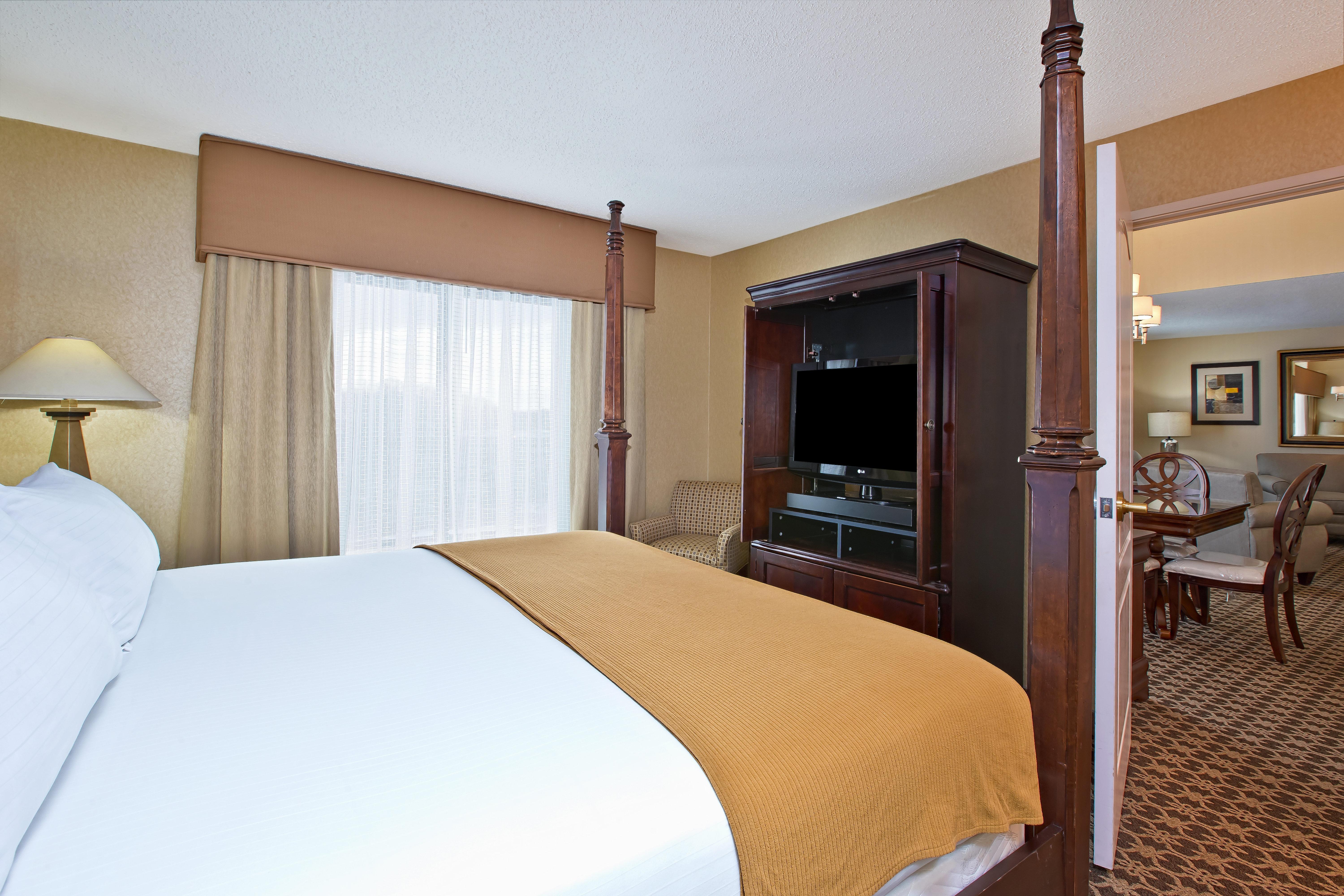 Holiday Inn Express & Suites - Sharon-Hermitage By Ihg West Middlesex Екстериор снимка