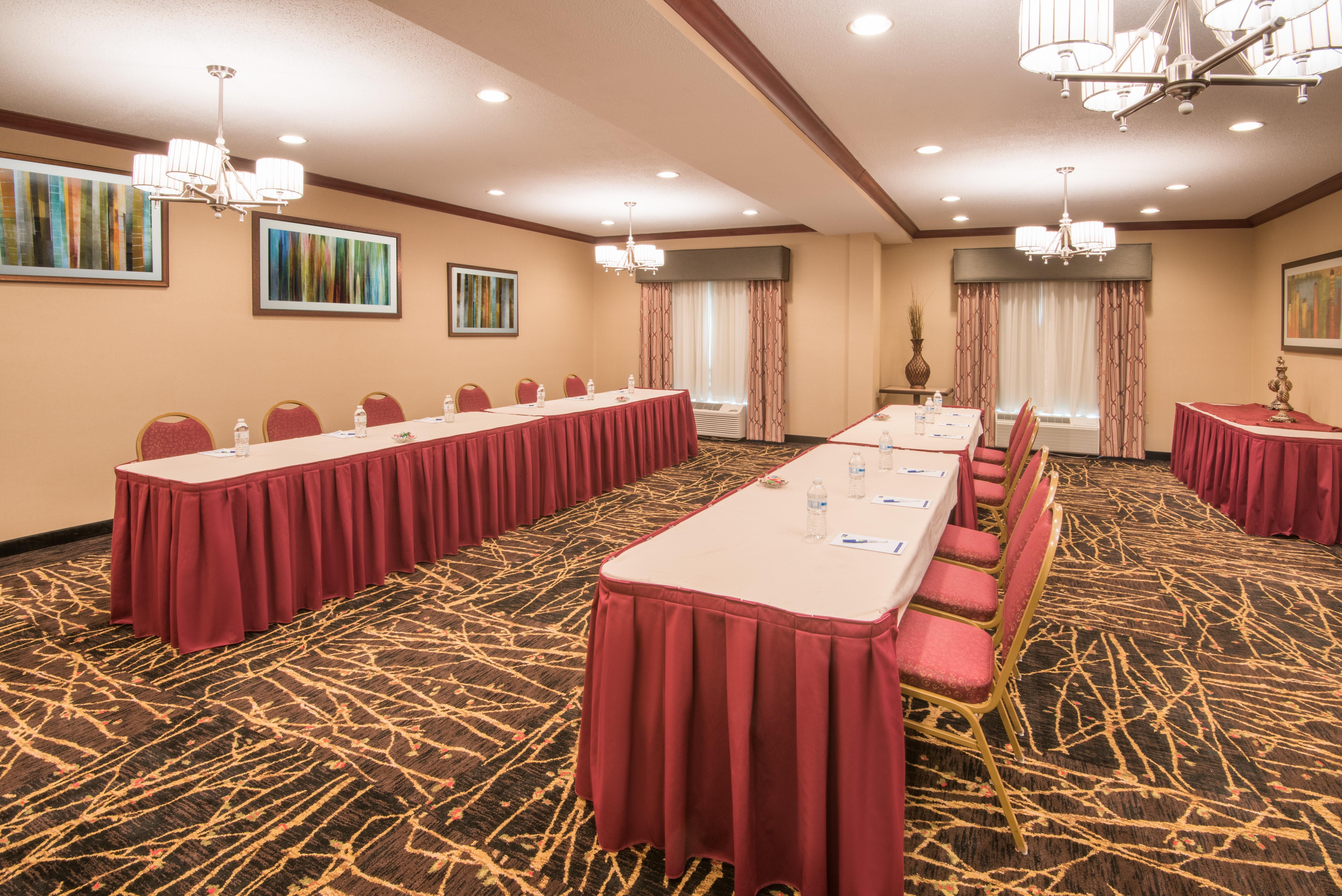 Holiday Inn Express & Suites - Sharon-Hermitage By Ihg West Middlesex Екстериор снимка
