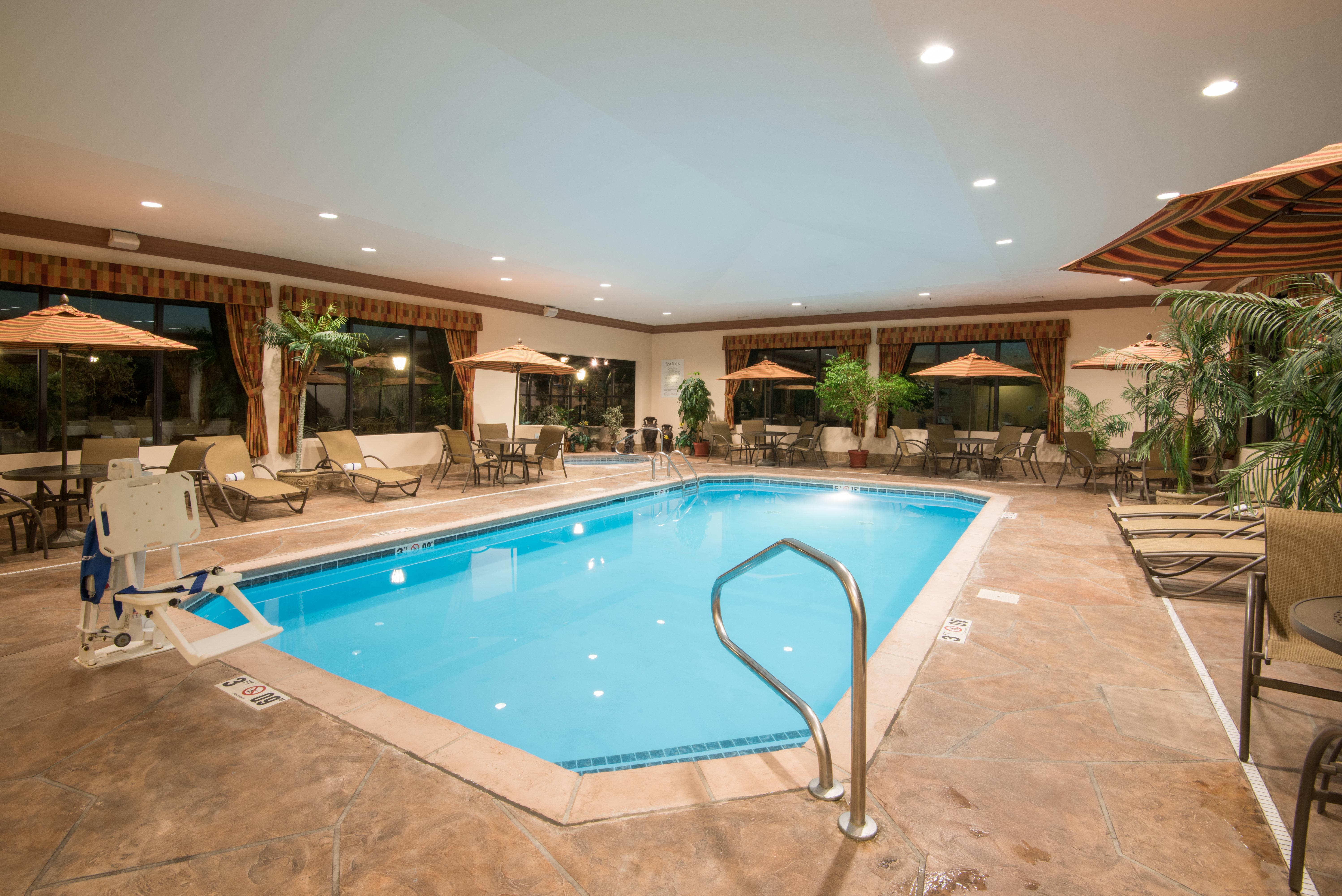 Holiday Inn Express & Suites - Sharon-Hermitage By Ihg West Middlesex Екстериор снимка