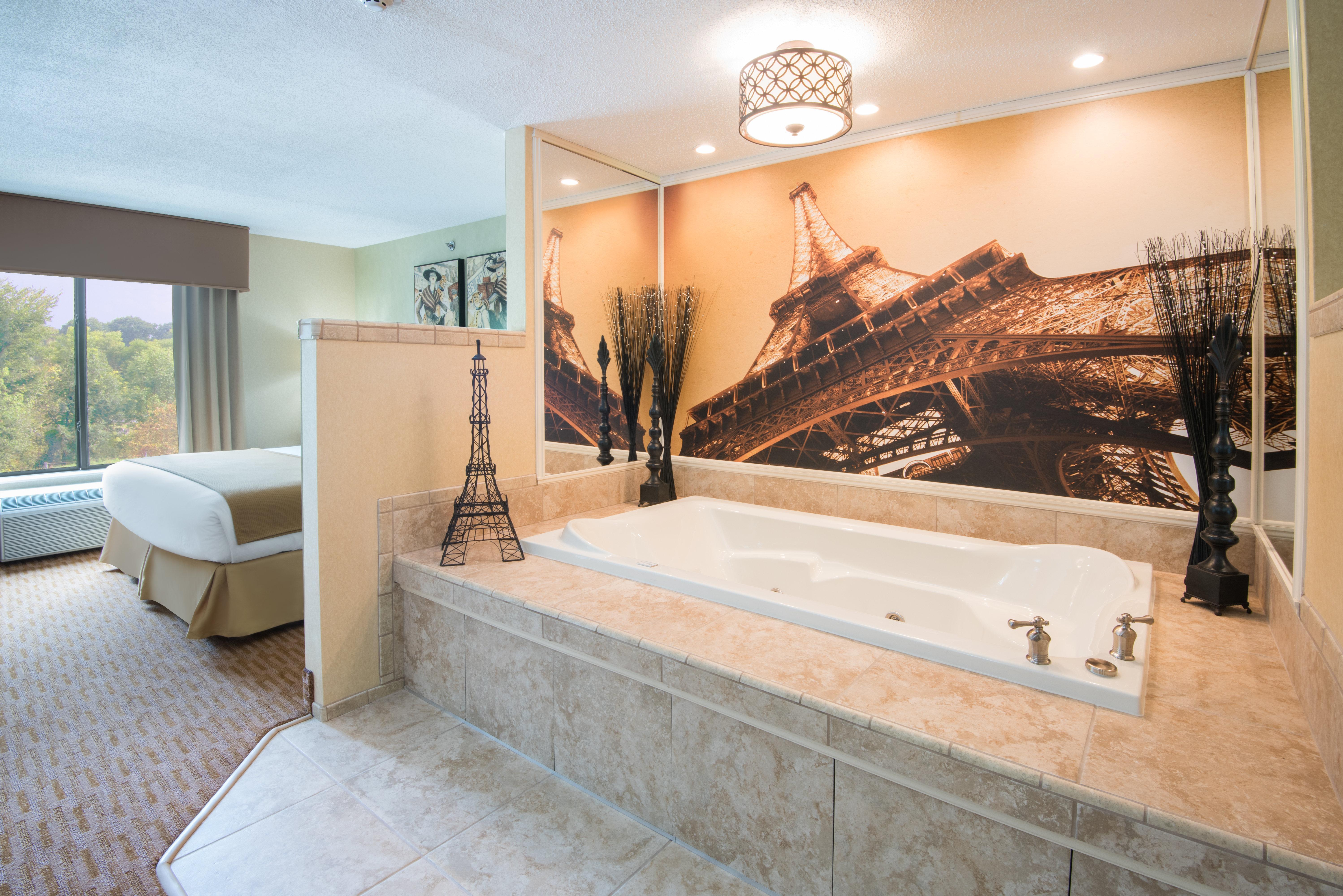 Holiday Inn Express & Suites - Sharon-Hermitage By Ihg West Middlesex Екстериор снимка