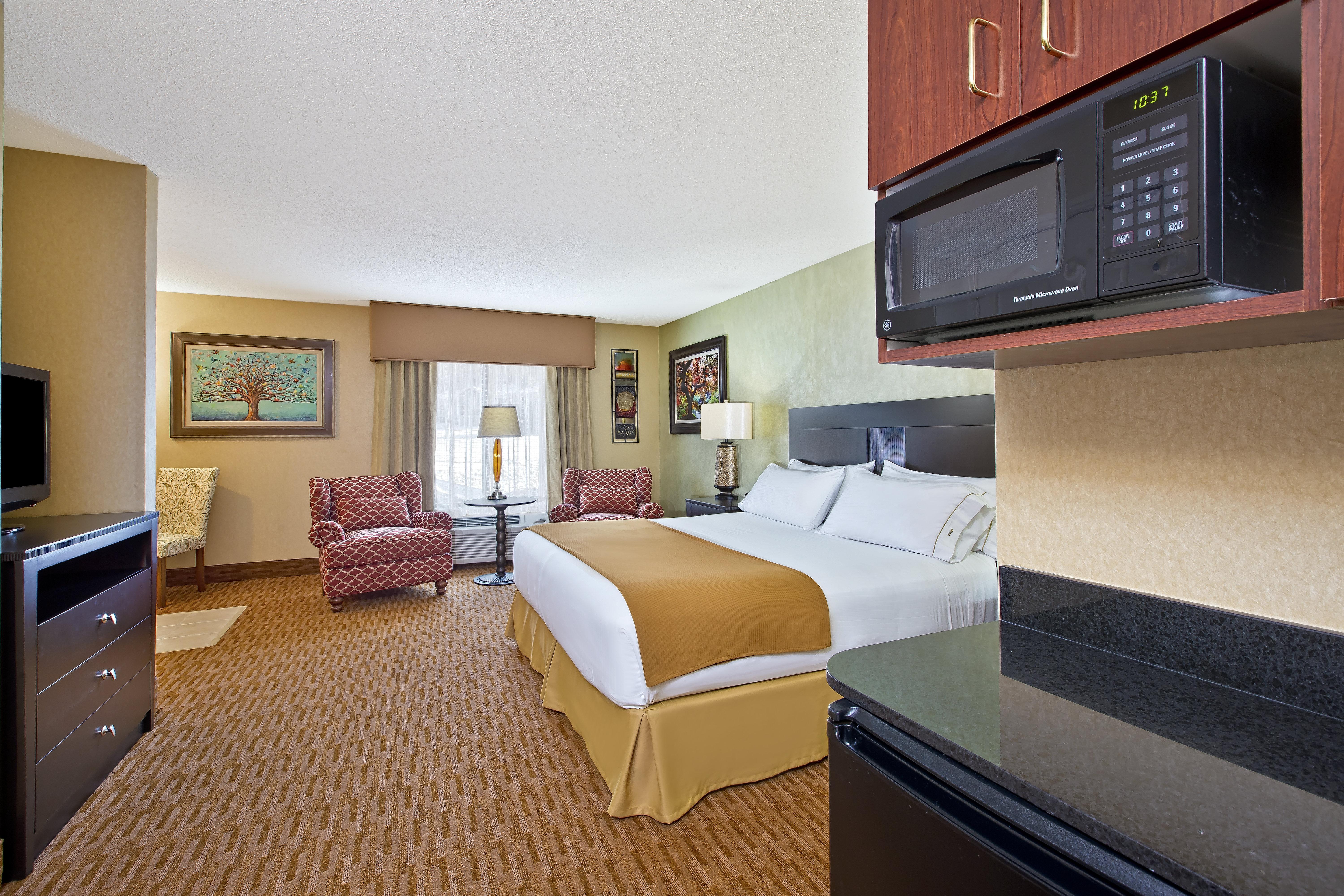 Holiday Inn Express & Suites - Sharon-Hermitage By Ihg West Middlesex Екстериор снимка