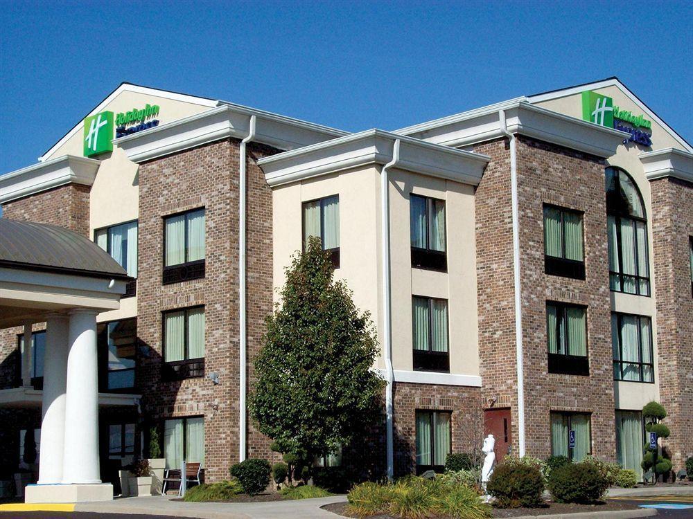 Holiday Inn Express & Suites - Sharon-Hermitage By Ihg West Middlesex Екстериор снимка