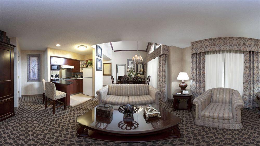 Holiday Inn Express & Suites - Sharon-Hermitage By Ihg West Middlesex Екстериор снимка